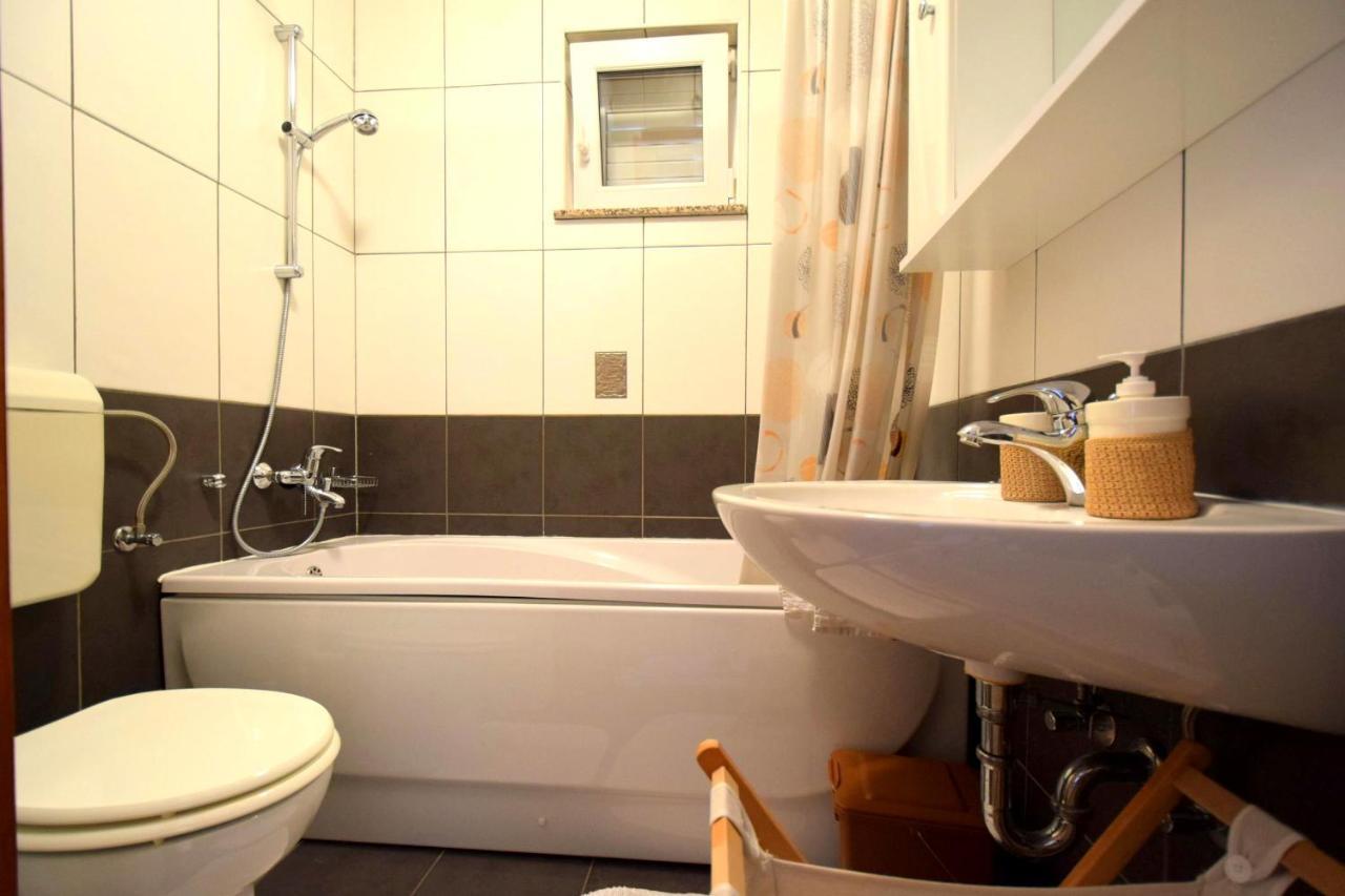 Apartment Mirela Malinska Zewnętrze zdjęcie