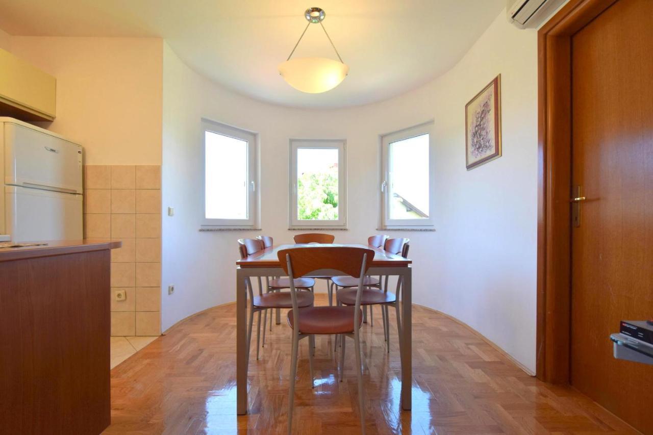 Apartment Mirela Malinska Zewnętrze zdjęcie