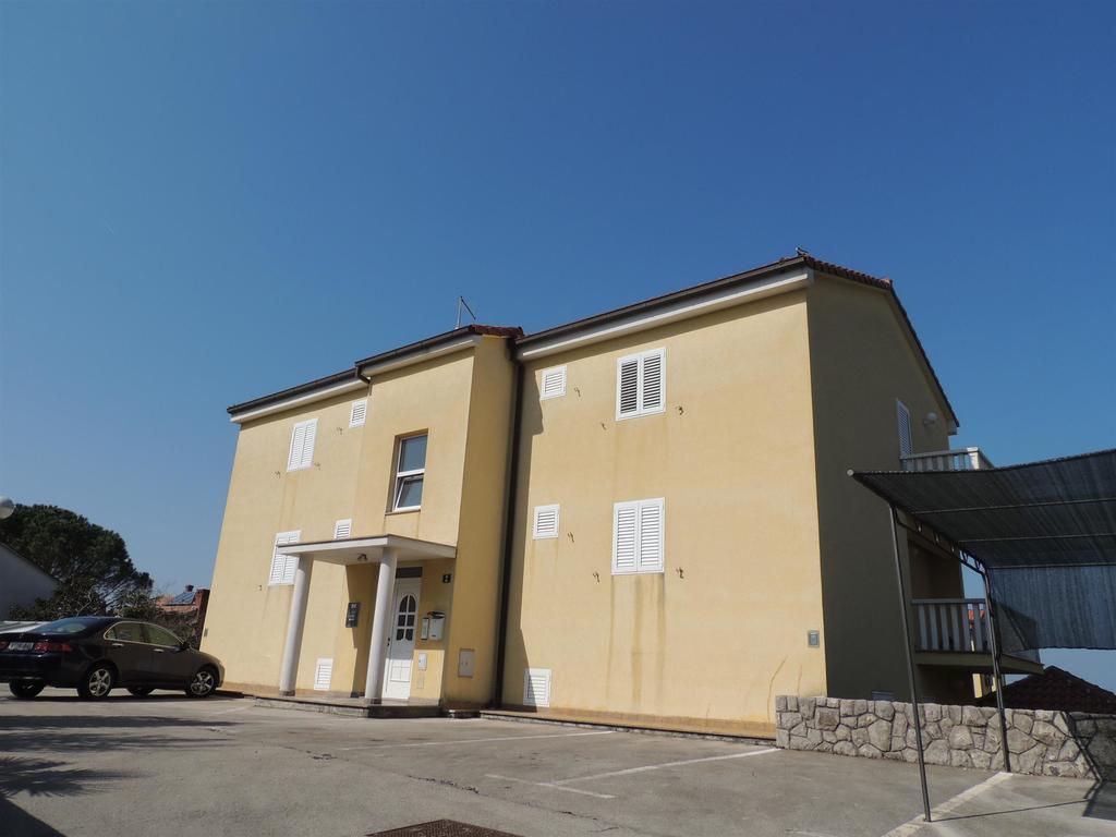Apartment Mirela Malinska Zewnętrze zdjęcie